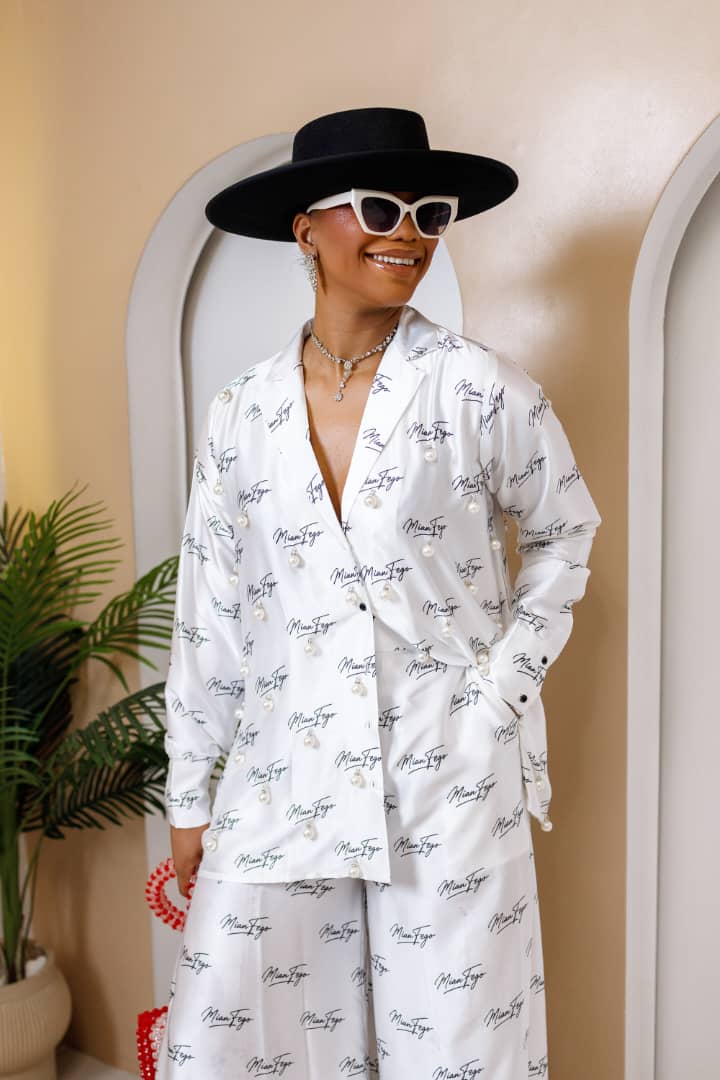 White cavier set